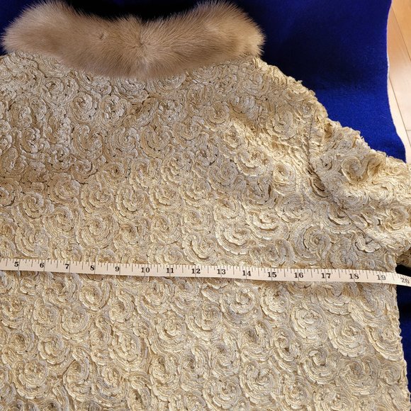 HANDCRAFTED VINTAGE RIVIERA INTERNATIONAL MINK TRIMMED JACKET - Picture 9 of 11